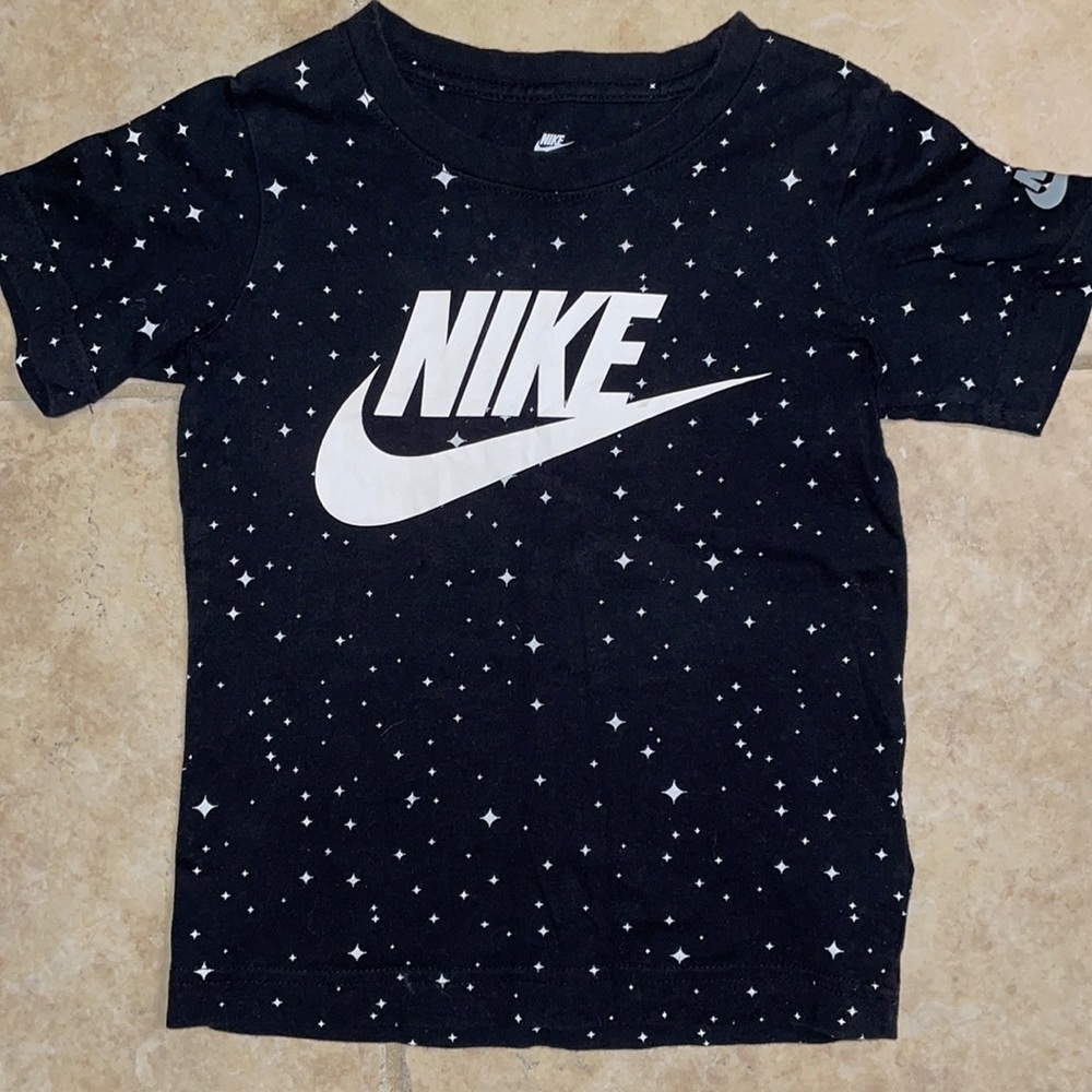 Nike boys tshirt